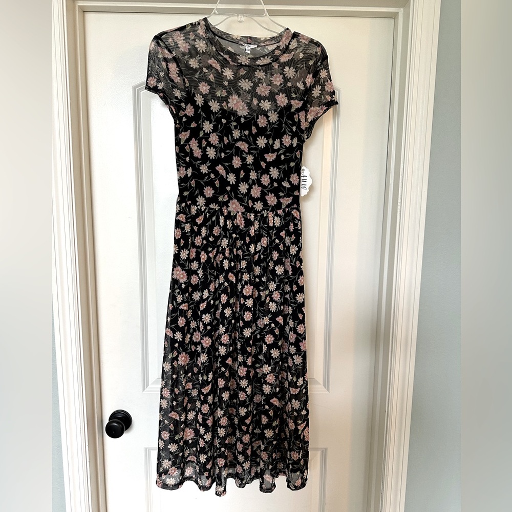 A.U.W - BNWT - Adorable Floral Netting Style Dress - Never worn! - Picture 1 of 7